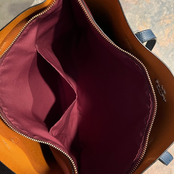 Coach Bag - Picture 3 of 4